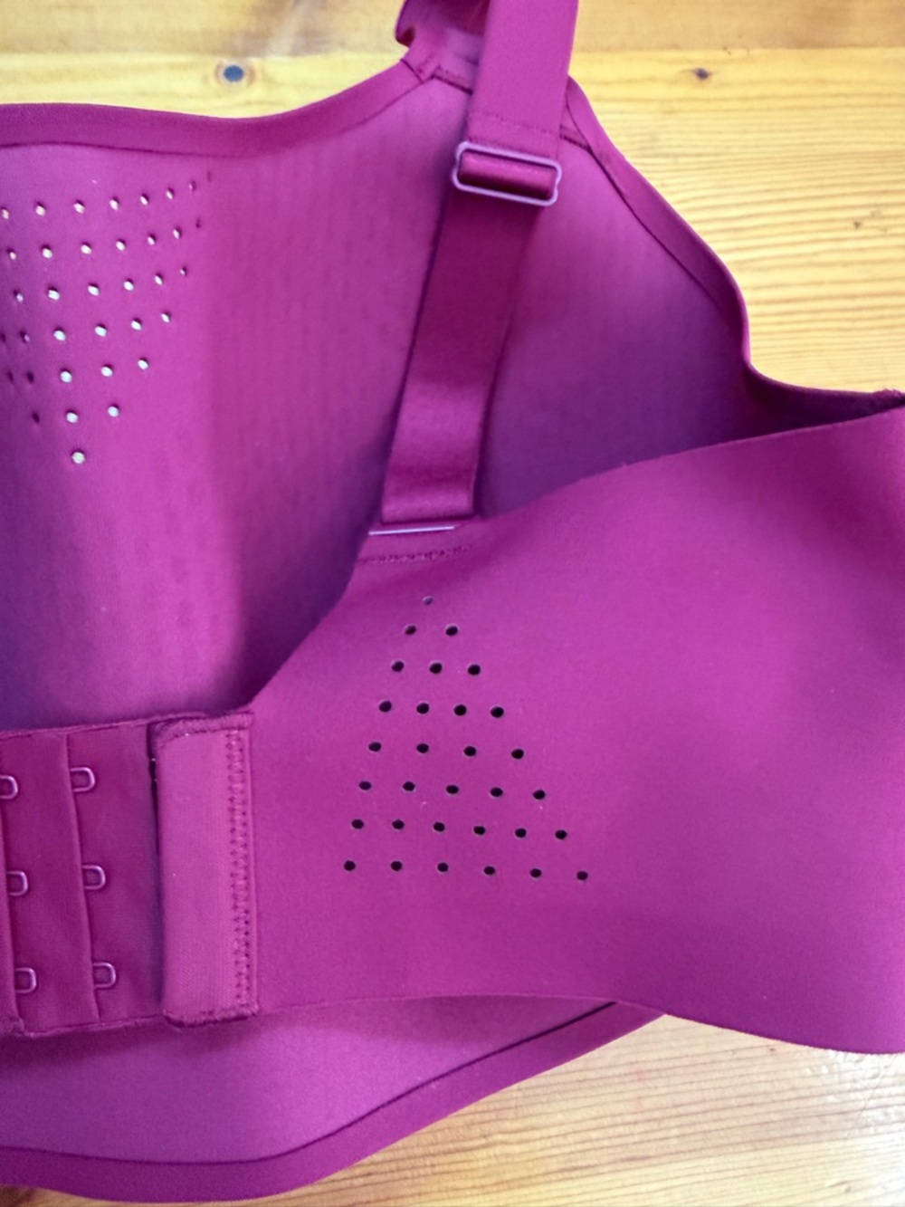 Victorias Secret VSX Featherweight Max High Impact Sports Bra NWT wine Red 36DDD - Picture 4 of 5